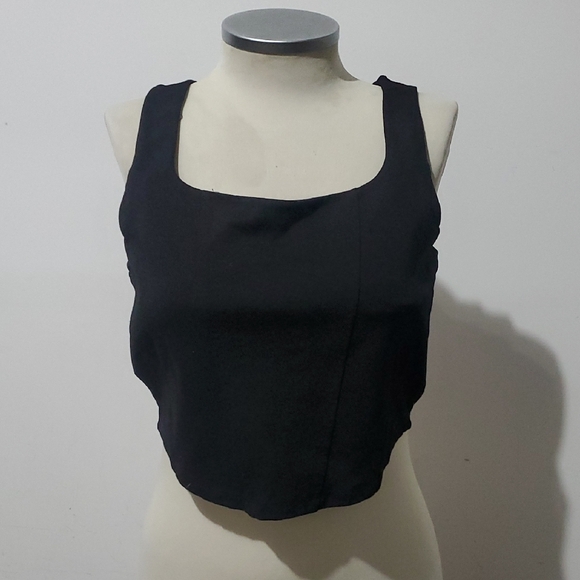 Black Sleeveless Women's Top - Picture 1 of 4